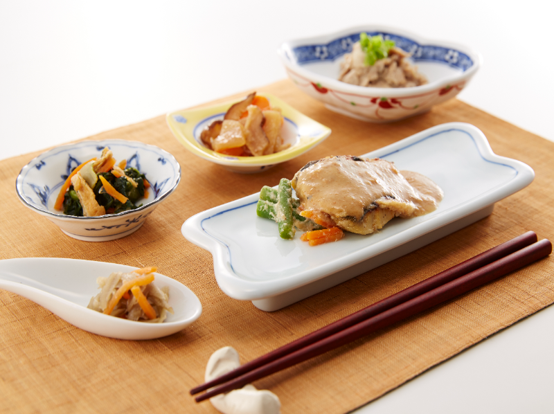 鰆(サワラ)の胡麻味噌だれ