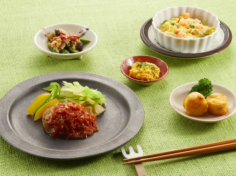 ハンバーグのカラフル野菜添え