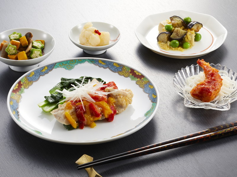 鶏肉のソースがけ