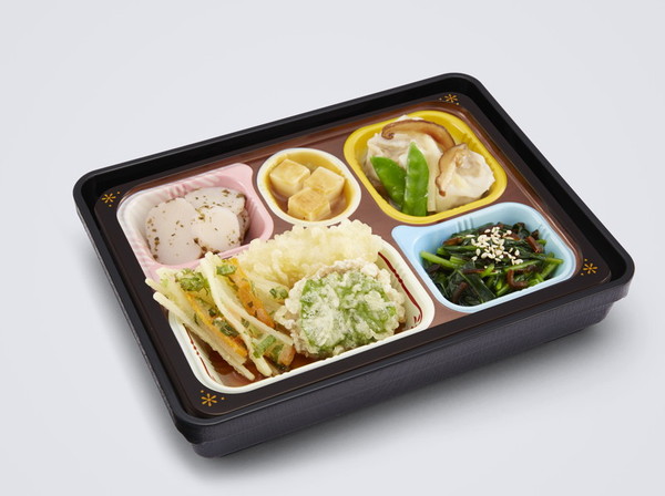 14.魚介天ぷらと野菜のかき揚げ 560円(税込)