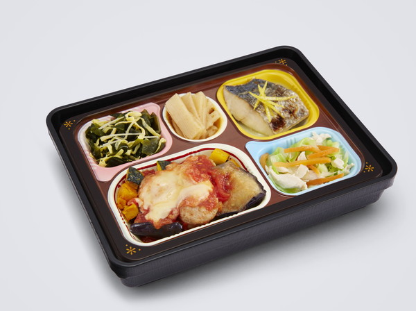 13.肉団子と野菜のトマト煮 560円(税込)