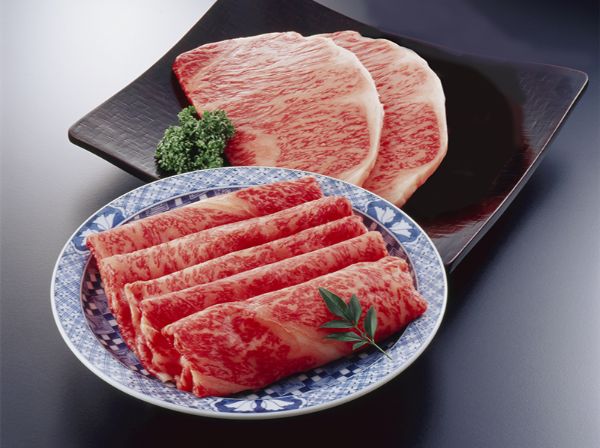 熊本　黒毛和牛「和王」すき焼き＆ロースステーキ